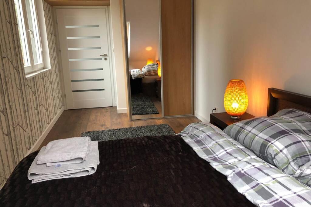 アウグストゥフDwupoziomowy Apartament Nad Jeziorem W Lesieアパートメント エクステリア 写真